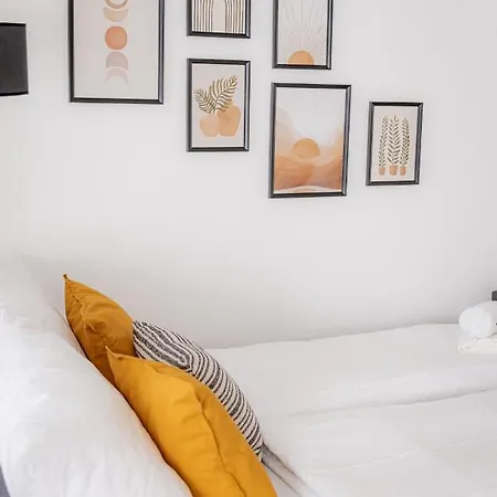 Apartment Come4stay - Seidenhof I Voll Ausgestattete Küche I Balkon I Badezimmer