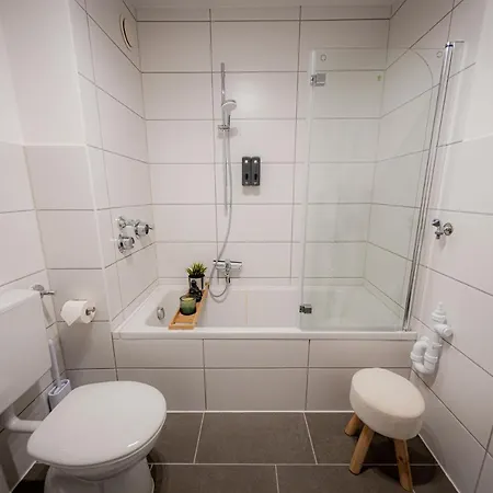Apartment Come4stay - Seidenhof I Voll Ausgestattete Küche I Balkon I Badezimmer