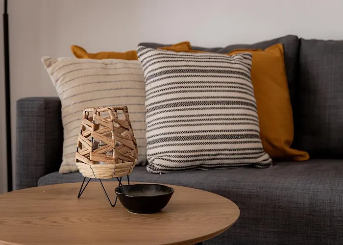 Come4stay - Seidenhof I Voll Ausgestattete Kuche I Balkon I Badezimmer Apartment *